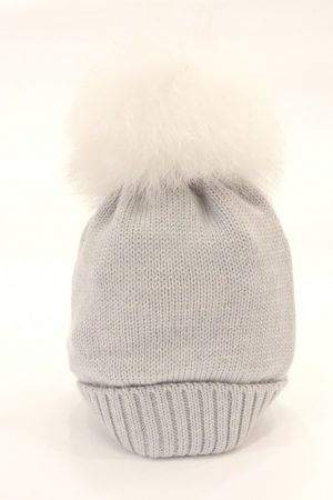 Cappello in lana extrafine con pompon ColoriChiari